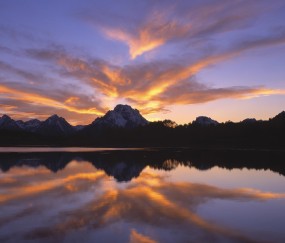 小孩清嗓咳嗽不是感冒（小孩嗓子不疼不痒老清嗓子）